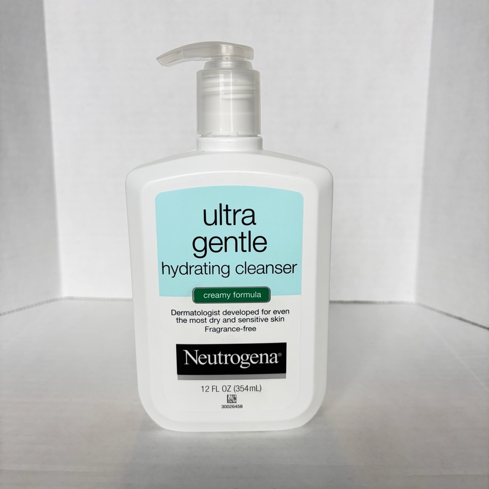 New Discontinued Neutrogena Ultra Gentle Hydrating Cleanser Creamy Formula 12 oz - Picture 2 of 8